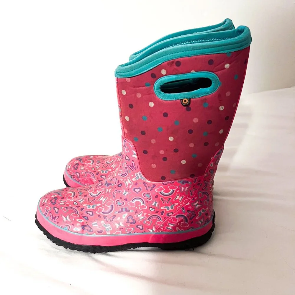 Bogs hearts/rainbows K Classic rain boots VGUC size 6 EU 39
